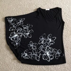 Black / white flower one shoulder bat wing shirt